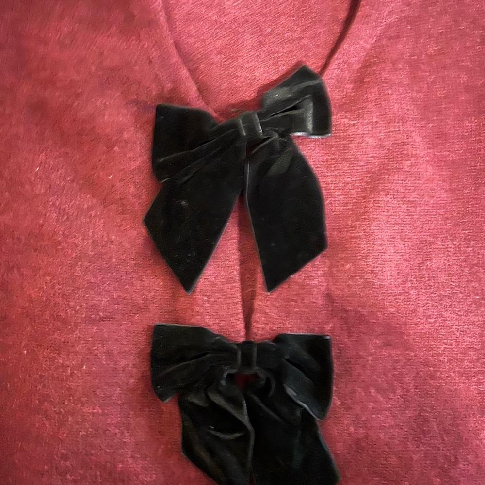 Commense Maroon Cardigan with Black Velvet Bows - Picture 2 of 4
